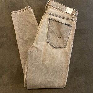 NWOT. Hudson women’s skinny jeans. Size 28